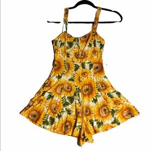 🌻 Forever 21 romper!!